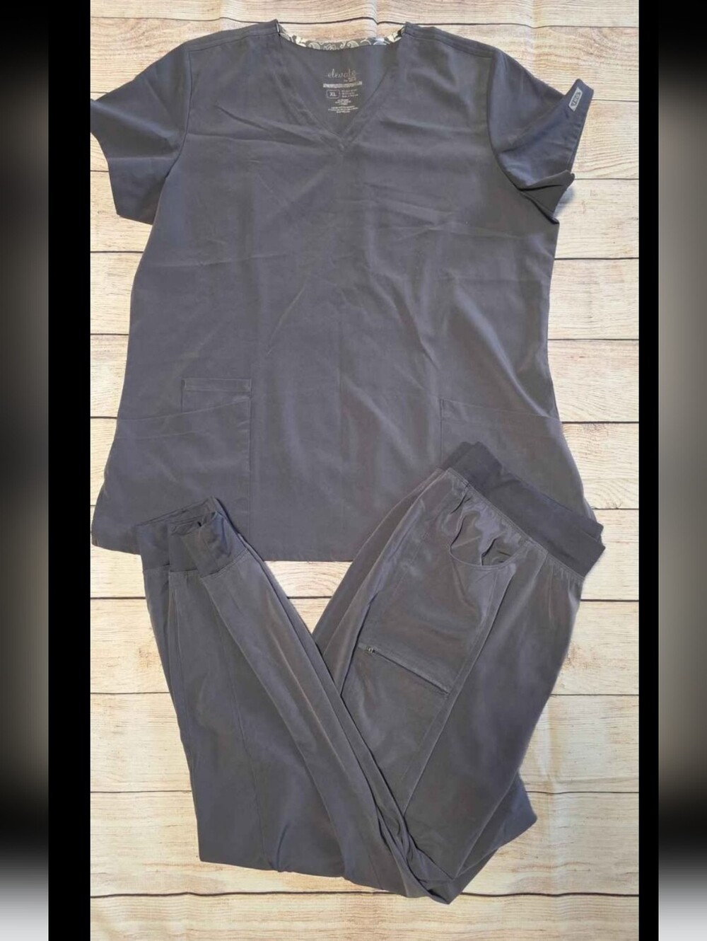 XL Gray Two-Piece Scrub Set - Top and Jogger Pants